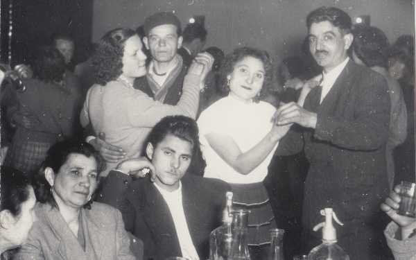 Bál és bőgőtemetés. Forrás: IM NGy. Fotótár.